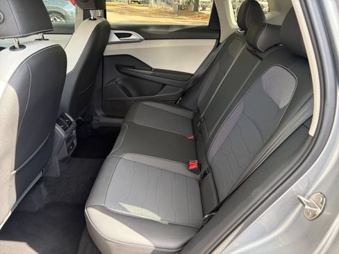 Used 2025 Volkswagen Taos SE FWD image 36