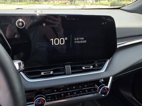 Used 2025 Chevrolet Equinox LT w/ Convenience Package II FWD image 13