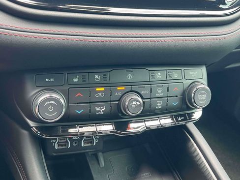 Used 2022 Dodge Durango R/T AWD/4WD image 14