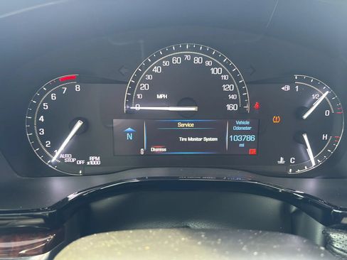 Used 2017 Cadillac XT5 Luxury w/ Driver Awareness Package FWD image 17