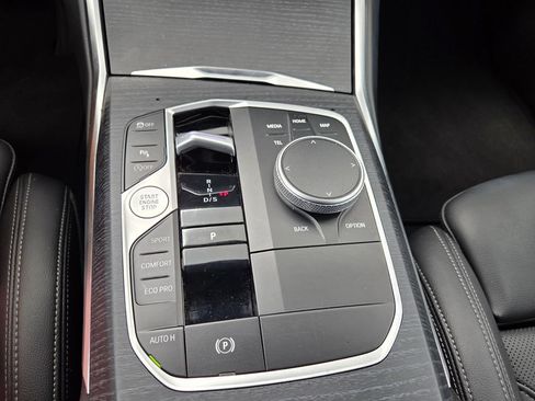 Used 2025 BMW 330i Sedan w/ Convenience Package RWD image 18