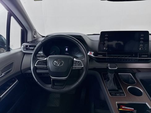 Certified 2024 Toyota Sienna XLE w/ XLE Plus Package FWD image 23