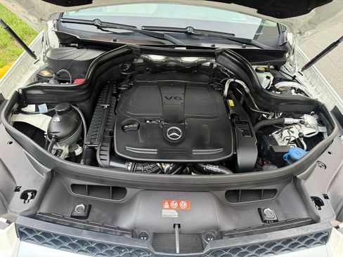 Used 2013 Mercedes-Benz GLK 350 4MATIC image 40