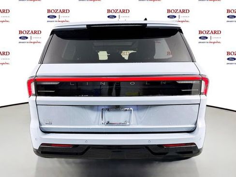 New 2025 Lincoln Navigator Reserve image 6