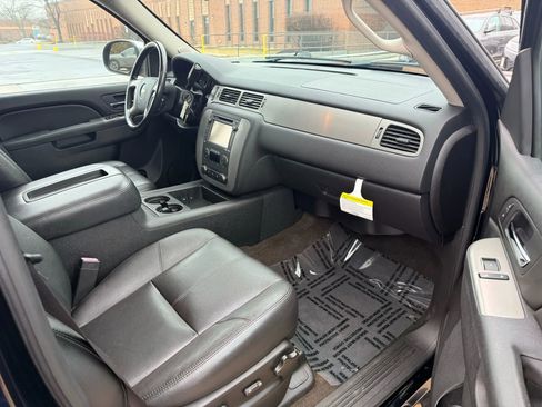 Used 2012 Chevrolet Avalanche LT image 9