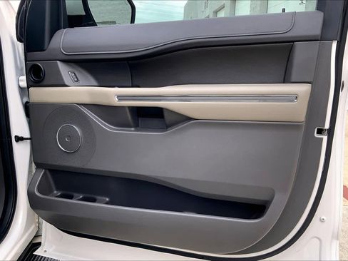 Used 2018 Ford Expedition XLT w/ Equipment Group 202A image 18