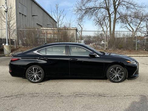 Used 2022 Lexus ES 350 w/ Premium Package image 4