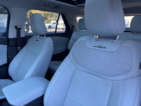 Used 2025 Ford Explorer Platinum w/ Ultimate Package image 11