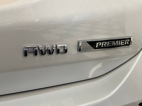 Used 2018 Chevrolet Equinox Premier AWD/4WD image 13