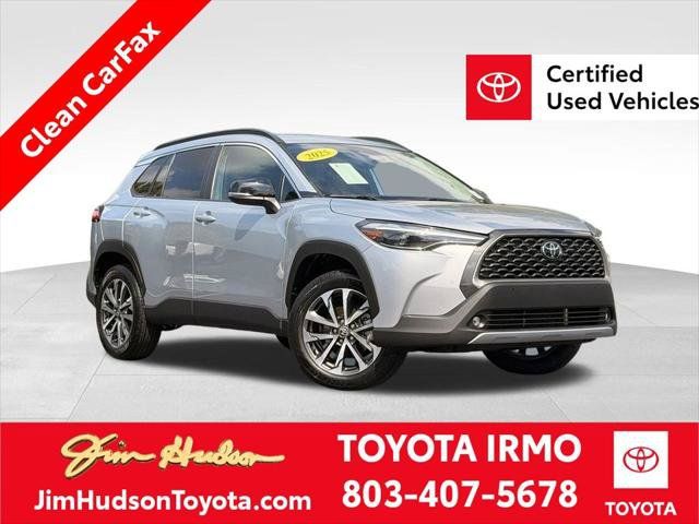 Certified 2025 Toyota Corolla Cross XLE FWD image 1
