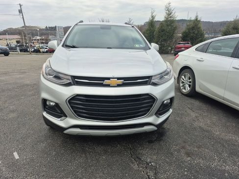 Used 2017 Chevrolet Trax Premier image 2