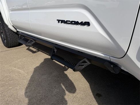 Used 2024 Toyota Tacoma TRD Sport image 10