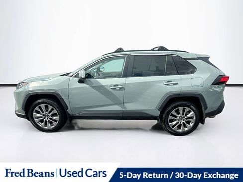 Used 2019 Toyota RAV4 XLE Premium w/ Cold Weather Package AWD/4WD image 4