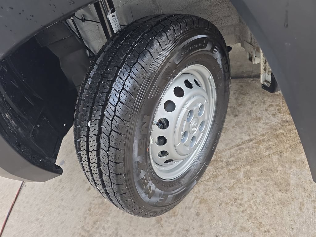 New 2026 RAM ProMaster 2500 w/ Convenience Group FWD image 31