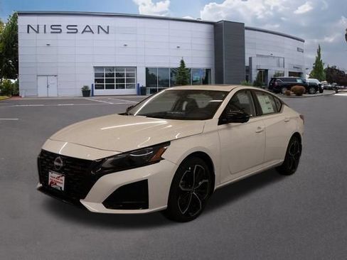 New 2026 Nissan Altima 2.5 SR w/ SR Premium Package AWD/4WD image 6