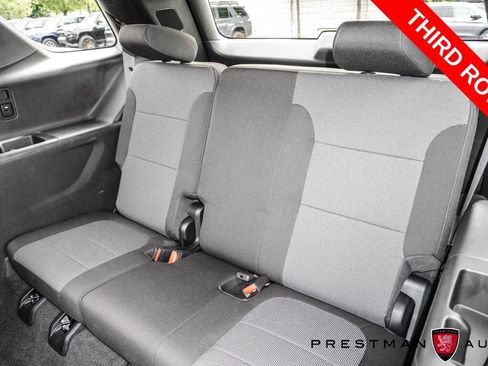 Used 2023 Chevrolet Traverse LT FWD image 4