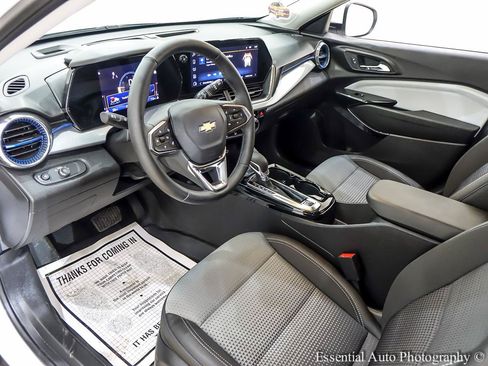 Used 2026 Chevrolet Trax LT w/ Driver Confidence Package FWD image 14