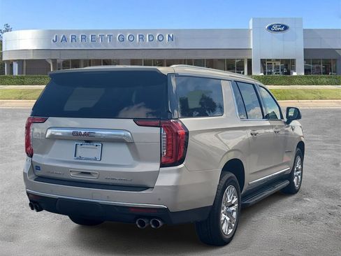 Used 2021 GMC Yukon XL Denali RWD image 4