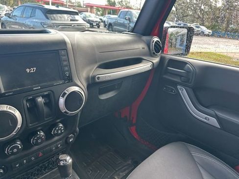 Used 2015 Jeep Wrangler Sahara w/ Connectivity Group image 13