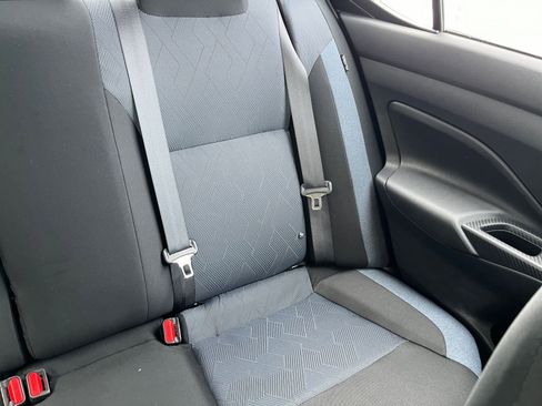 Used 2025 Nissan Versa SV image 33