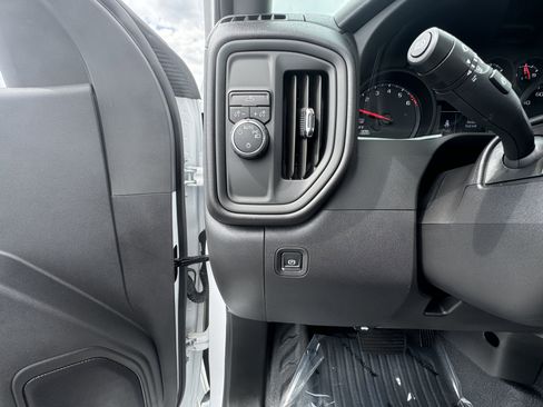 Used 2026 Chevrolet Silverado 1500 W/T image 14