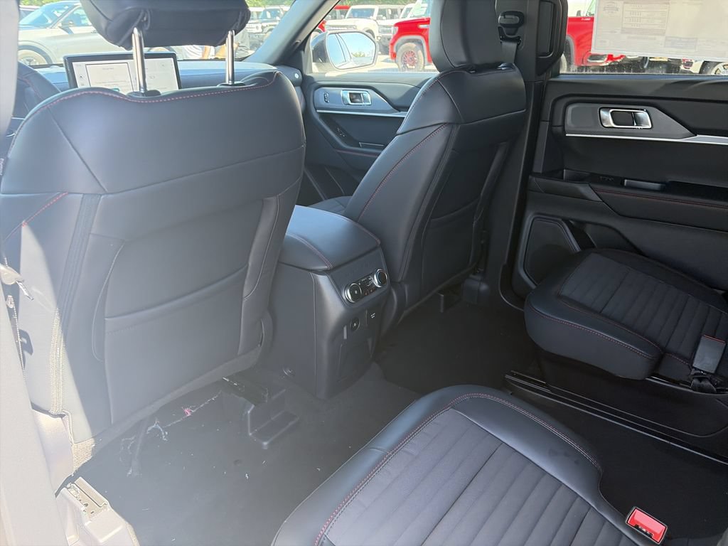 New 2026 Ford Explorer ST-Line w/ ST-Line Street Pack RWD image 28