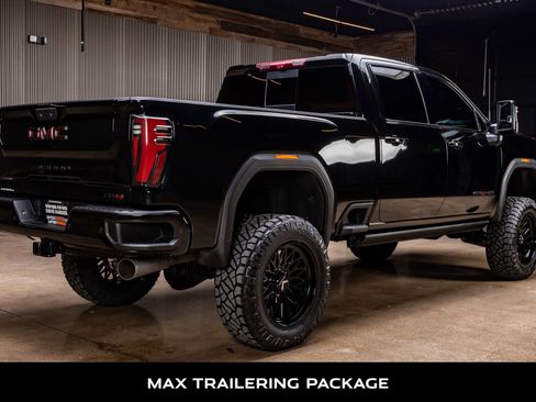 Used 2024 GMC Sierra 2500 AT4 w/ AT4 Premium Plus Package image 9