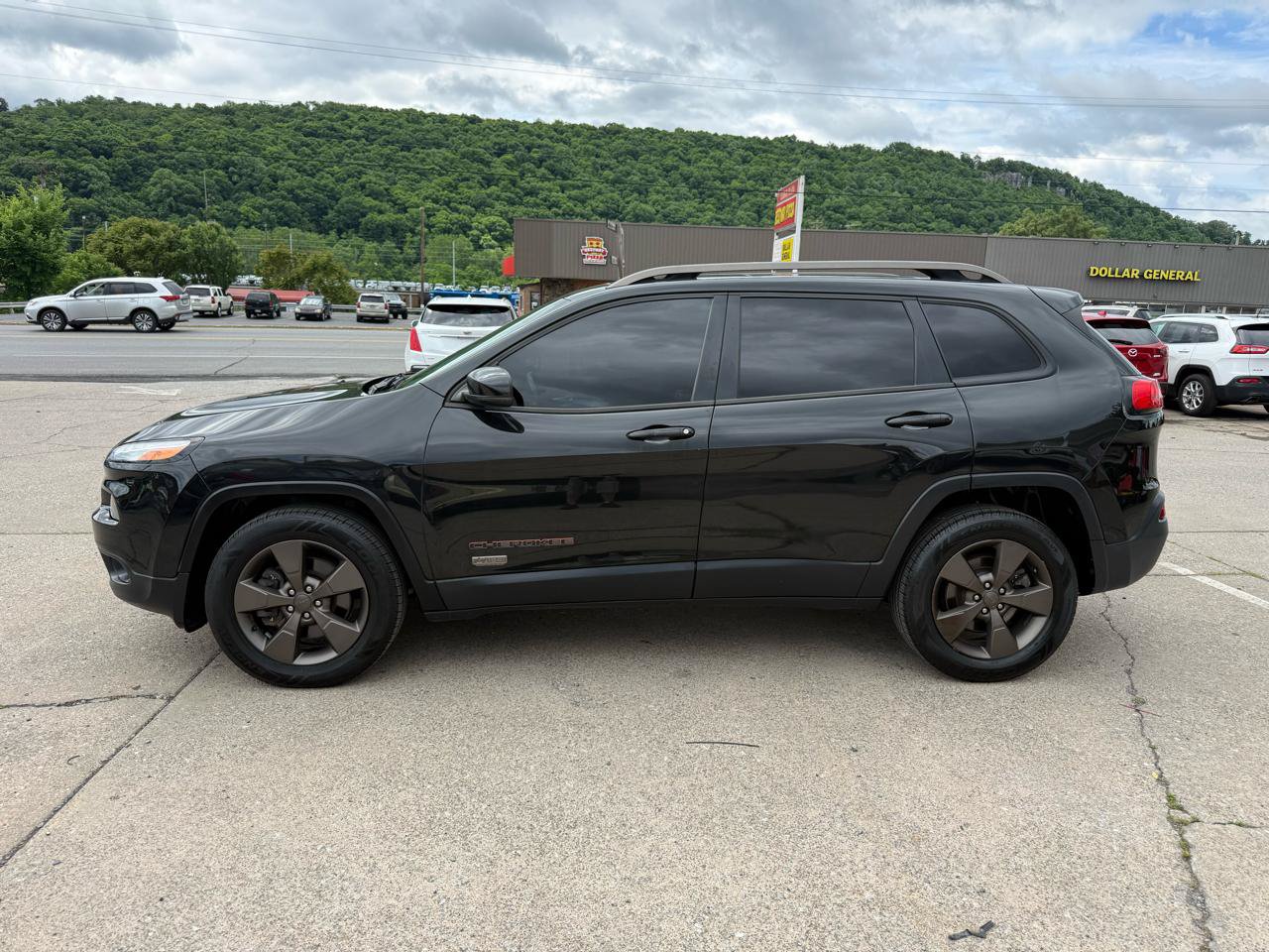 Used 2016 Jeep Cherokee 75th Anniversary AWD/4WD image 4