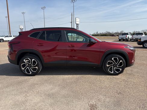 Certified 2024 Chevrolet Trax RS w/ Sunroof Package image 7