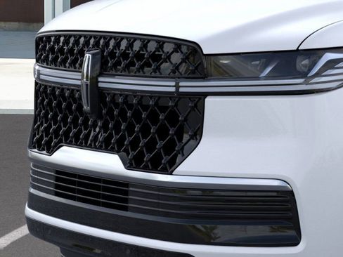 New 2025 Lincoln Navigator Reserve w/ Jet Appearance Package image 17
