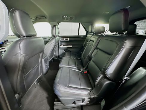 Used 2024 Ford Explorer XLT w/ Equipment Group 202A image 26