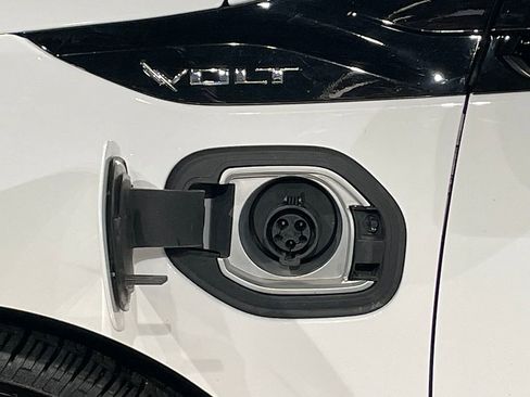 Used 2018 Chevrolet Volt LT image 17