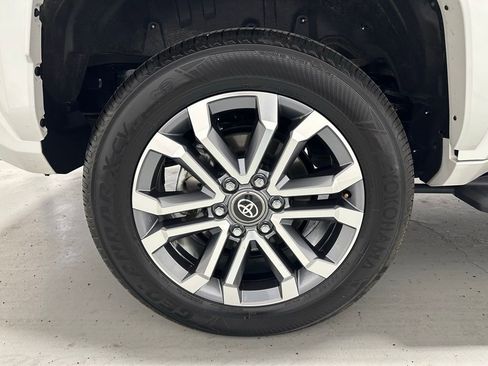 Used 2025 Toyota 4Runner Limited AWD/4WD image 64