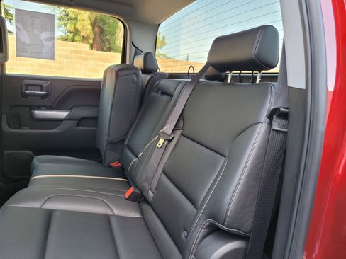 Used 2018 Chevrolet Silverado 1500 LT w/ All Star Edition AWD/4WD image 12