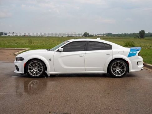 Used 2020 Dodge Charger SRT Hellcat w/ Harman/Kardon Audio Group RWD image 4
