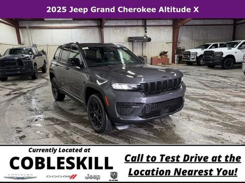New 2025 Jeep Grand Cherokee Altitude AWD/4WD image 1