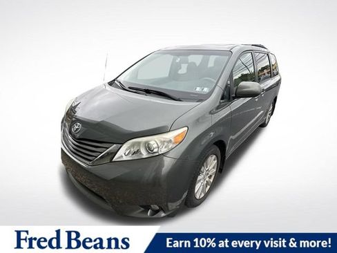 Used 2014 Toyota Sienna XLE AWD/4WD image 1