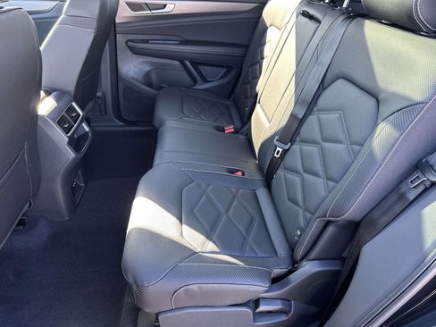 New 2026 Volkswagen Atlas Cross Sport SE image 12