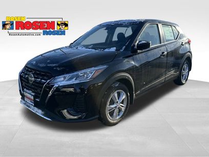 New 2025 Nissan Kicks Play S