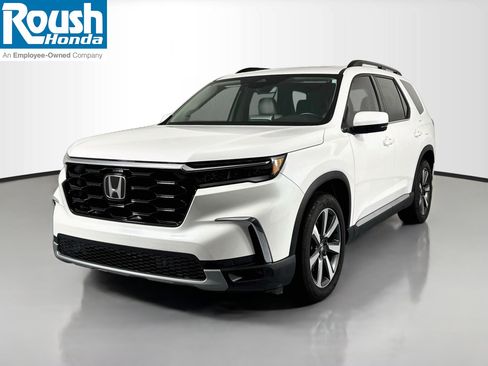 Certified 2024 Honda Pilot Touring image 1