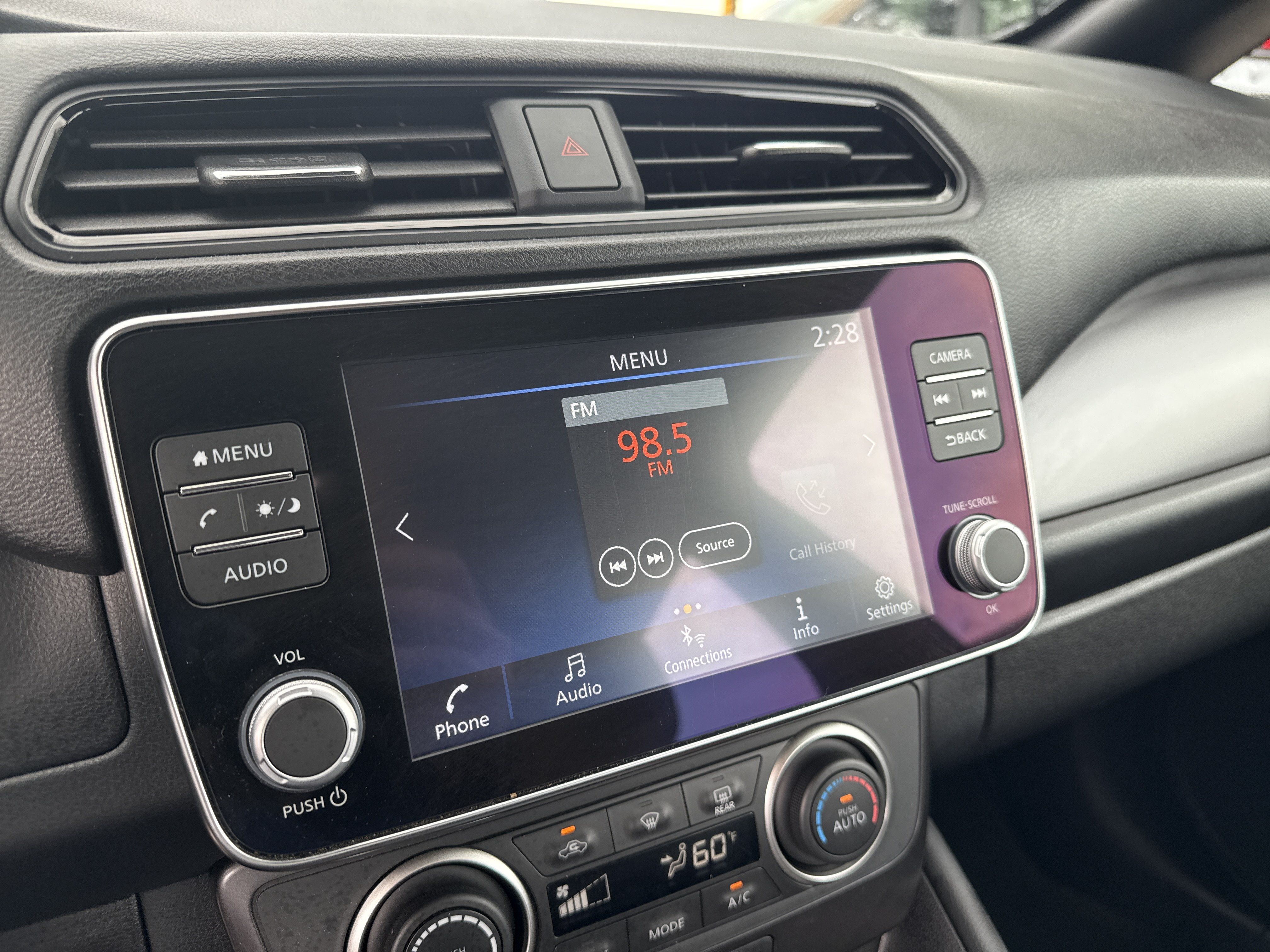 Certified 2025 Nissan Leaf S FWD image 17