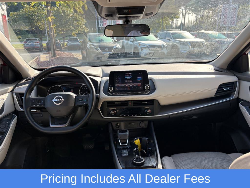 Certified 2025 Nissan Rogue SV AWD/4WD image 9