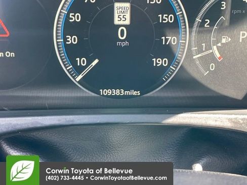 Used 2017 Jaguar F-PACE S image 18