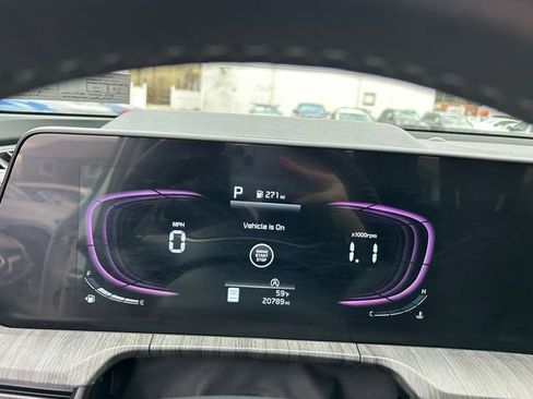 Used 2024 Kia Telluride EX w/ EX Captain's Chair Package image 23