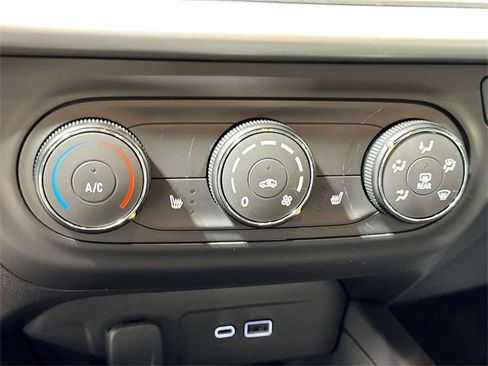 New 2026 Chevrolet Trax RS image 18