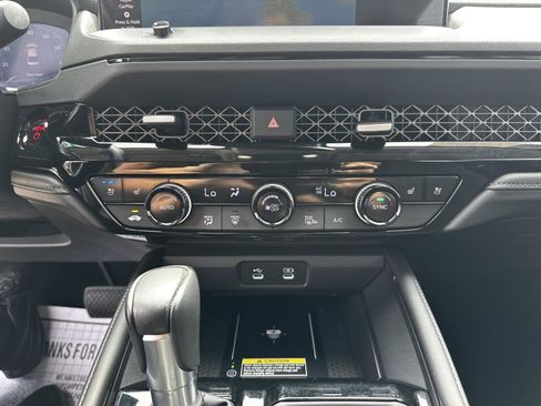 Used 2023 Honda Accord Touring image 17