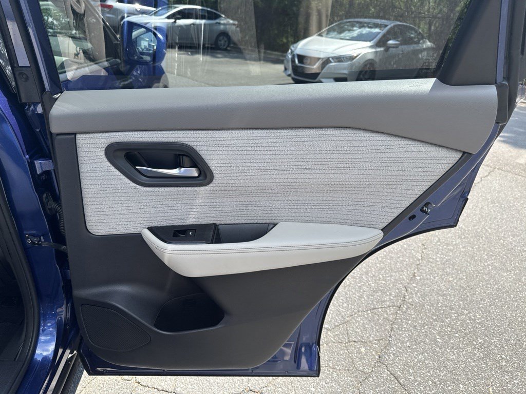 Used 2021 Nissan Rogue SV AWD/4WD image 32