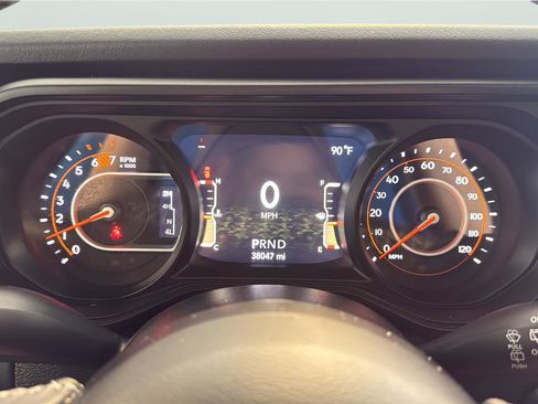 Used 2025 Jeep Wrangler Unlimited Rubicon AWD/4WD image 15