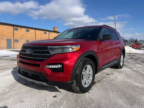 Certified 2023 Ford Explorer XLT w/ Equipment Group 202A image 27