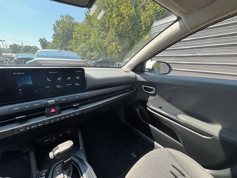 Used 2025 Kia K4 FWD image 26